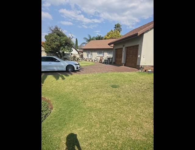 3 BEDROOM HOUSE FOR SALE IN BIRCHLEIGH NORTH